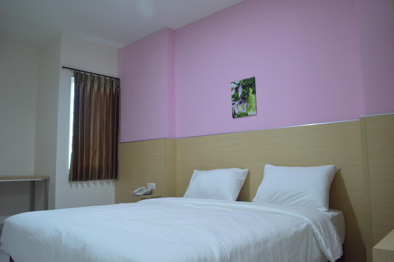 I&M Hotel Surabaia Exterior foto