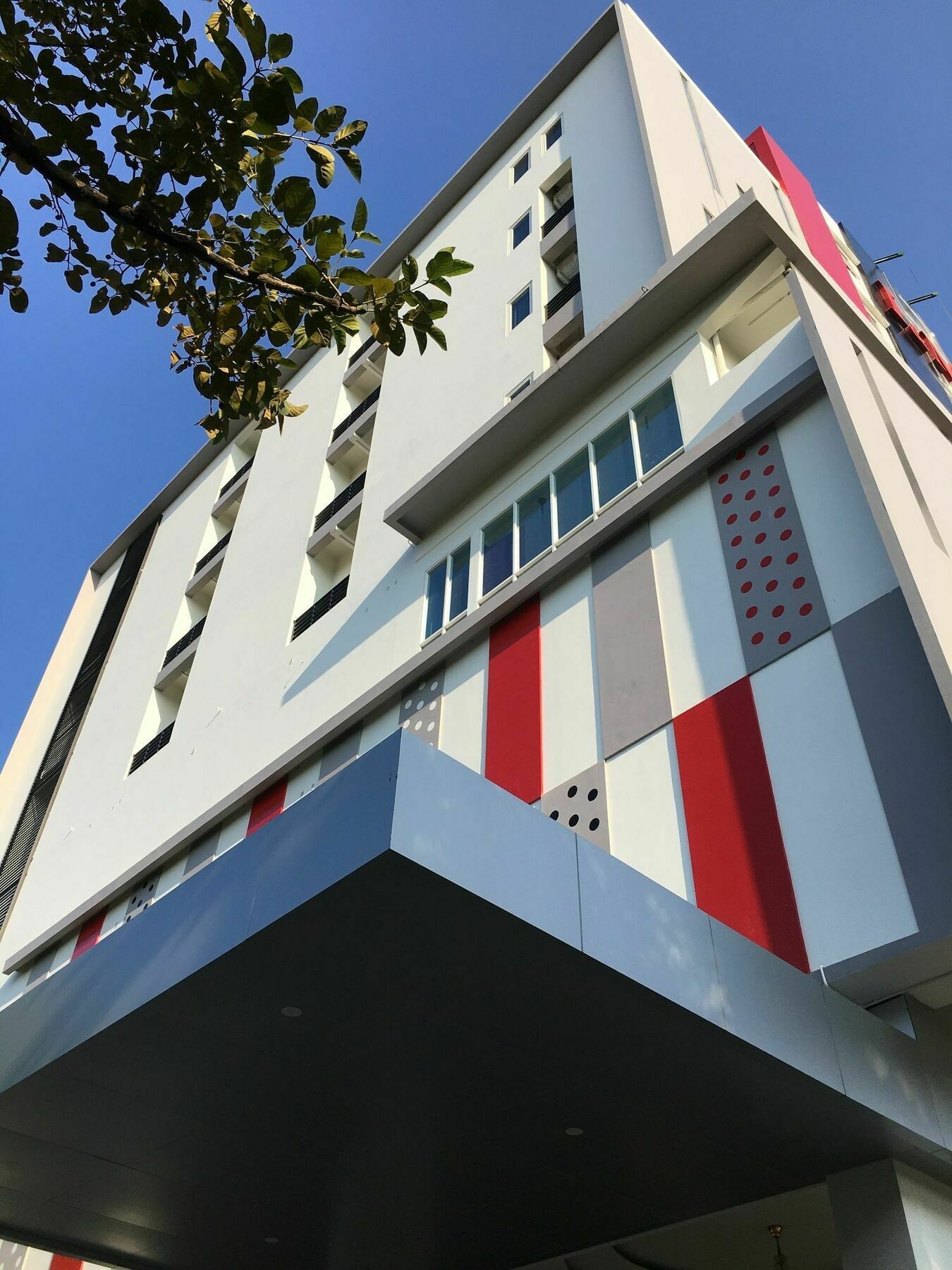 I&M Hotel Surabaia Exterior foto
