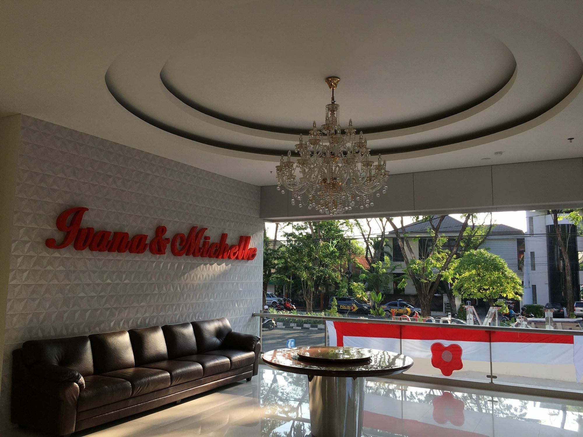 I&M Hotel Surabaia Exterior foto